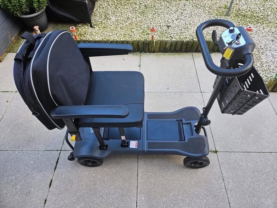 Ultra Lightweight Folding Carbon Fibre Mobility Scooter