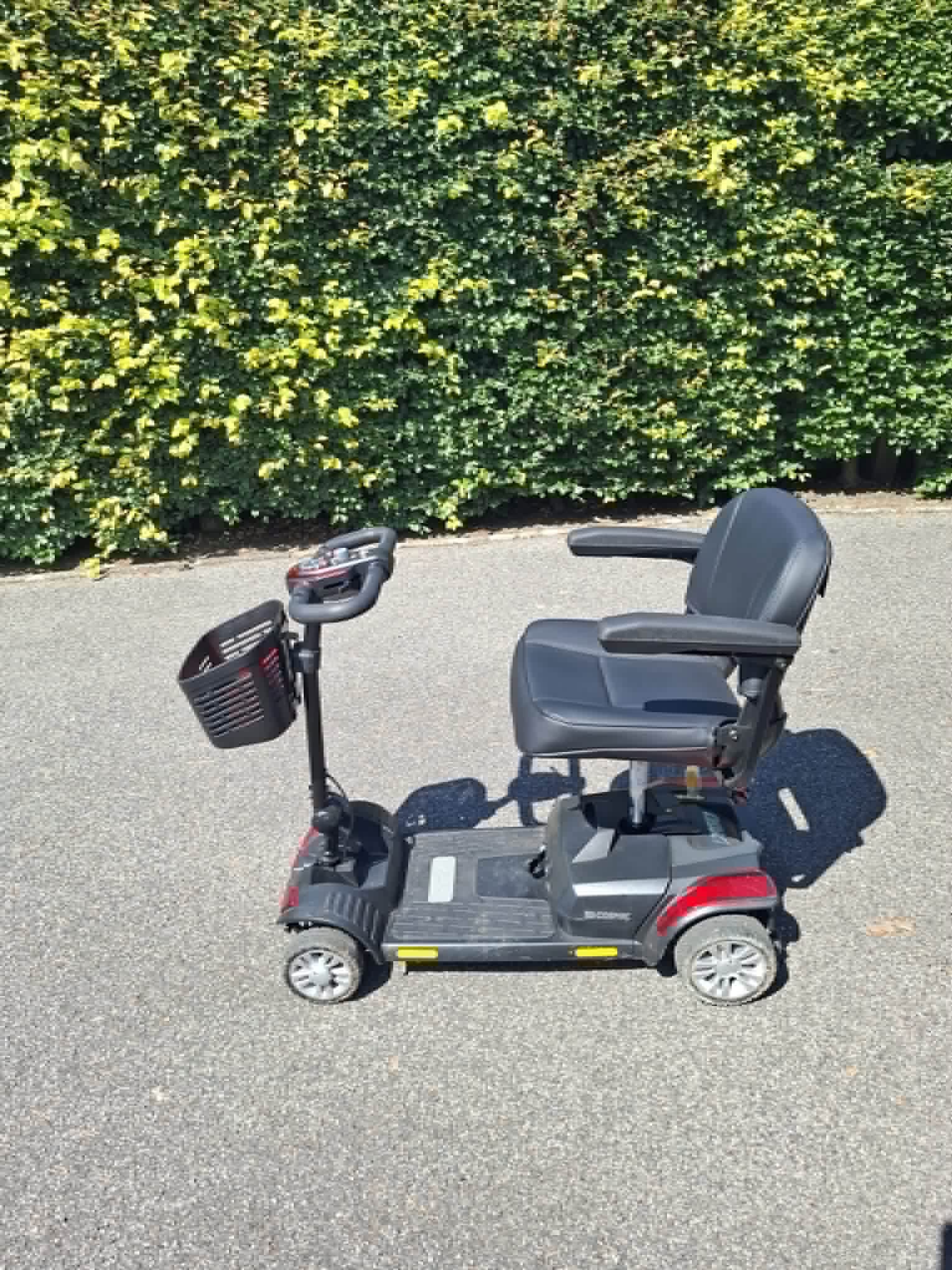 Cosmic XGO lightweight scooter 